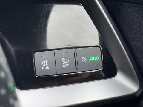 Audi A3 1.4 TFSIe 40 S line Sportback S Tronic Euro 6 (s/s) 5dr (17in Alloys), 13kW 45