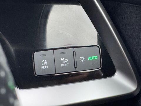 Audi A3 1.4 TFSIe 40 S line Sportback S Tronic Euro 6 (s/s) 5dr (17in Alloys), 13kW 45