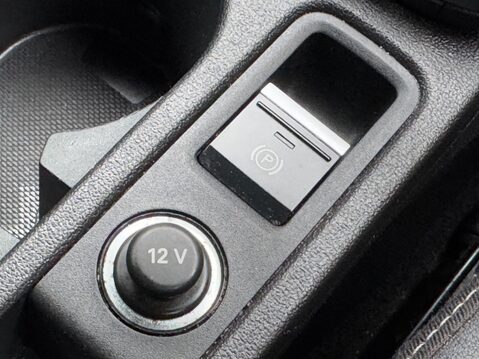 Audi A3 1.4 TFSIe 40 S line Sportback S Tronic Euro 6 (s/s) 5dr (17in Alloys), 13kW 44