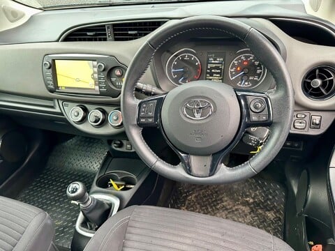 Toyota Yaris 1.5 VVT-i Icon Tech Euro 6 5dr 2