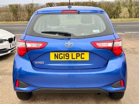 Toyota Yaris 1.5 VVT-i Icon Tech Euro 6 5dr 4