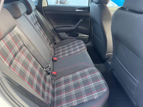 Volkswagen Polo 2.0 TSI GTI DSG Euro 6 (s/s) 5dr 39