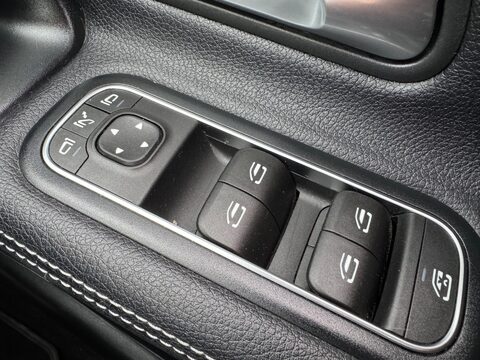 Mercedes-Benz CLA Class 1.3 CLA250e 15.6kWh AMG Line (Premium) Coupe 8G-DCT Euro 6 (s/s) 4dr 52