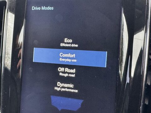 Volvo XC60 2.0 D4 Momentum Pro Auto AWD Euro 6 (s/s) 5dr 21