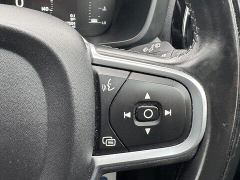 Volvo XC60 2.0 D4 Momentum Pro Auto AWD Euro 6 (s/s) 5dr 28
