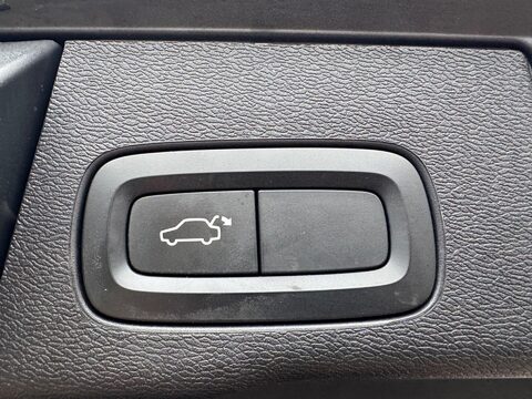 Volvo XC60 2.0 D4 Momentum Pro Auto AWD Euro 6 (s/s) 5dr 34