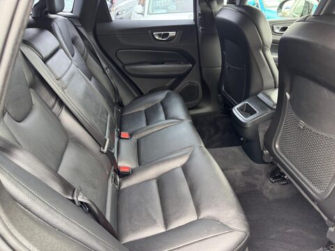 Volvo XC60 2.0 D4 Momentum Pro Auto AWD Euro 6 (s/s) 5dr 39