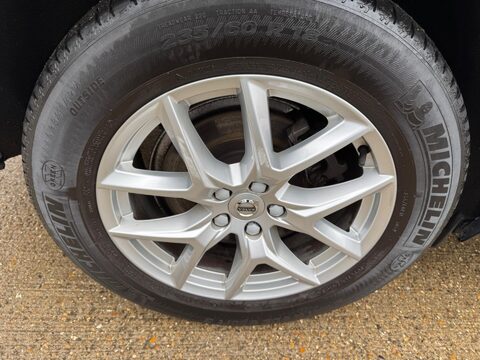 Volvo XC60 2.0 D4 Momentum Pro Auto AWD Euro 6 (s/s) 5dr 43