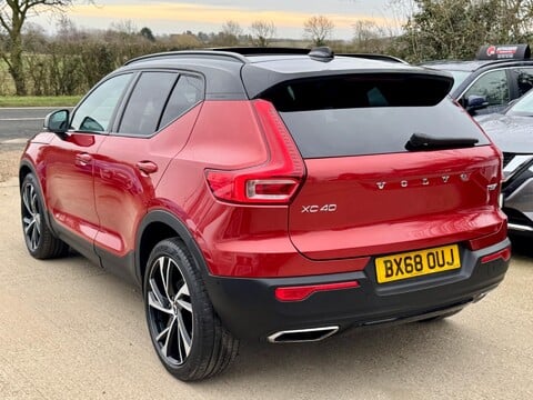 Volvo XC40 2.0 T5 R-Design Pro Auto AWD Euro 6 (s/s) 5dr 4