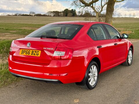Skoda Octavia 1.6 TDI S DSG Euro 6 (s/s) 5dr 10