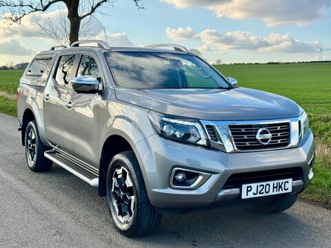 Nissan Navara 2.3 dCi Tekna Auto 4WD Euro 6 4dr 1