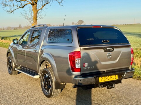 Nissan Navara 2.3 dCi Tekna Auto 4WD Euro 6 4dr 8