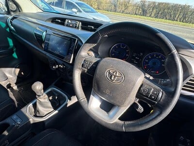 Toyota Hilux 2.4 D-4D Icon 4WD Euro 6 4dr (3.5t)