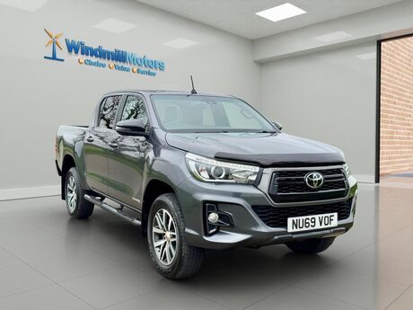 Toyota Hilux 2.4 D-4D Invincible X 4WD Euro 6 (s/s) 4dr (TSS)