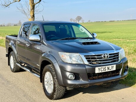 Toyota Hilux 3.0 D-4D Invincible 4WD Euro 5 4dr