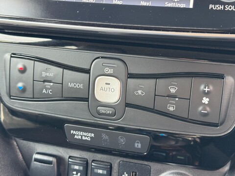Nissan LEAF 40kWh Tekna Auto 5dr 31