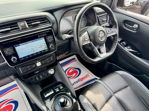 Nissan LEAF 40kWh Tekna Auto 5dr 11