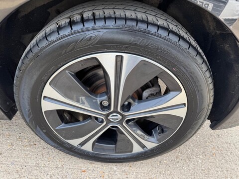 Nissan LEAF 40kWh Tekna Auto 5dr 54