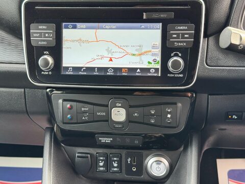 Nissan LEAF 40kWh Tekna Auto 5dr 14