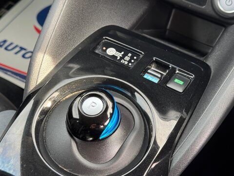 Nissan LEAF 40kWh Tekna Auto 5dr 37