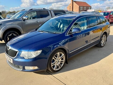 Skoda Superb 2.0 TDI Elegance DSG Euro 5 5dr 4