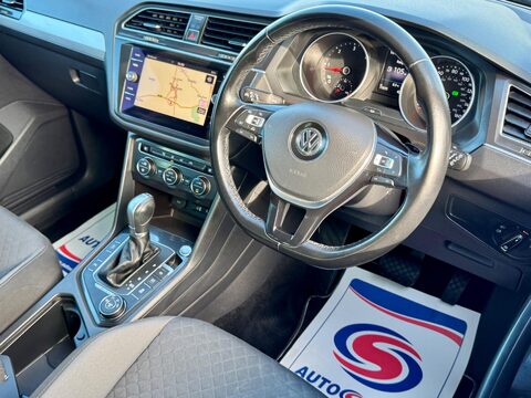 Volkswagen Tiguan 2.0 TDI SE Navigation DSG 4Motion Euro 6 (s/s) 5dr 47