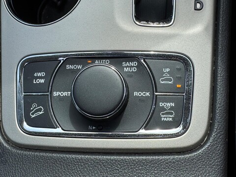 Jeep Grand Cherokee 3.0 V6 CRD Overland Auto 4WD Euro 5 5dr 17
