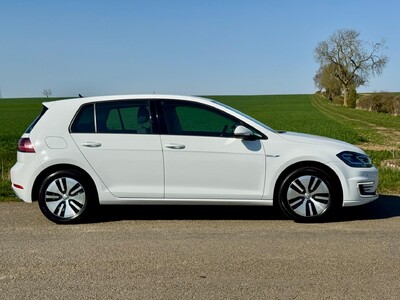 Volkswagen Golf 35.8kWh e-Golf Auto 5dr
