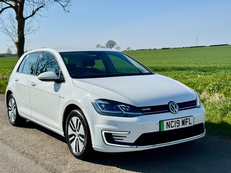 Volkswagen Golf 35.8kWh e-Golf Auto 5dr