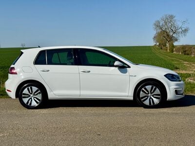 Volkswagen Golf 35.8kWh e-Golf Auto 5dr