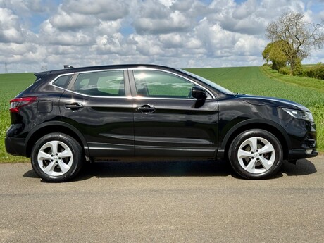 Nissan Qashqai 1.3 DIG-T Acenta Premium Euro 6 (s/s) 5dr