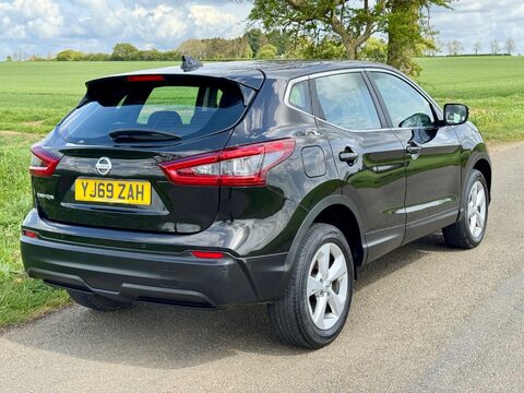 Nissan Qashqai 1.3 DIG-T Acenta Premium Euro 6 (s/s) 5dr 10