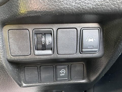 Nissan Qashqai 1.3 DIG-T Acenta Premium Euro 6 (s/s) 5dr 37