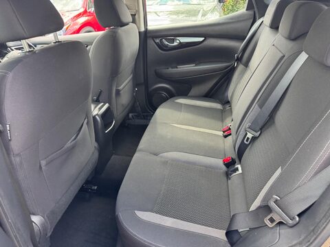 Nissan Qashqai 1.3 DIG-T Acenta Premium Euro 6 (s/s) 5dr 42