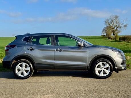 Nissan Qashqai 1.3 DIG-T Acenta Premium Euro 6 (s/s) 5dr