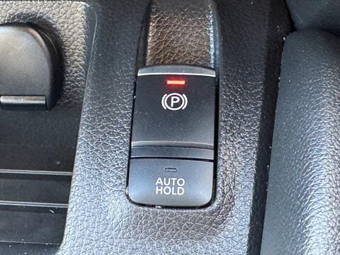 Nissan Qashqai 1.3 DIG-T Acenta Premium Euro 6 (s/s) 5dr 30