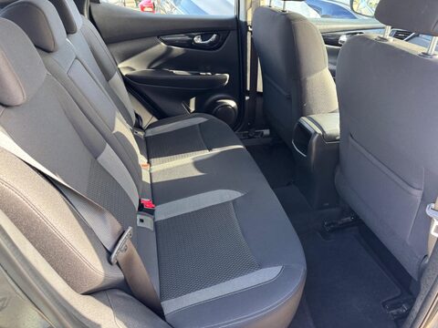 Nissan Qashqai 1.3 DIG-T Acenta Premium Euro 6 (s/s) 5dr 37