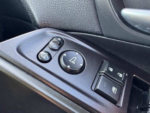 Honda Civic 1.4 i-VTEC SE Plus (Navi) Euro 6 (s/s) 5dr 27