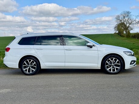 Volkswagen Passat 2.0 TDI EVO SEL Euro 6 (s/s) 5dr