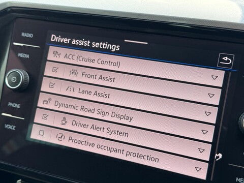 Volkswagen Passat 2.0 TDI EVO SEL Euro 6 (s/s) 5dr 22