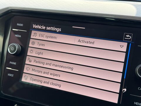 Volkswagen Passat 2.0 TDI EVO SEL Euro 6 (s/s) 5dr 28