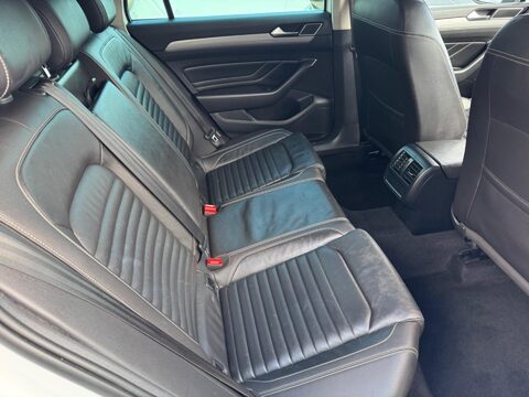 Volkswagen Passat 2.0 TDI EVO SEL Euro 6 (s/s) 5dr 46