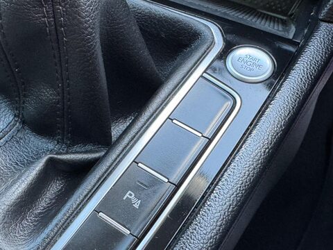 Volkswagen Passat 2.0 TDI EVO SEL Euro 6 (s/s) 5dr 34