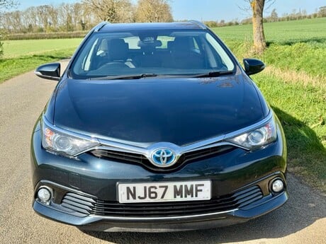 Toyota Auris 1.8 VVT-h Business Edition Touring Sports CVT Euro 6 (s/s) 5dr (Safety Sens