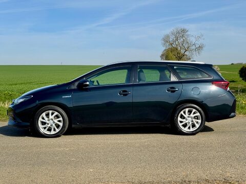 Toyota Auris 1.8 VVT-h Business Edition Touring Sports CVT Euro 6 (s/s) 5dr (Safety Sens 7