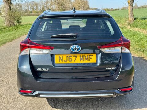 Toyota Auris 1.8 VVT-h Business Edition Touring Sports CVT Euro 6 (s/s) 5dr (Safety Sens 9
