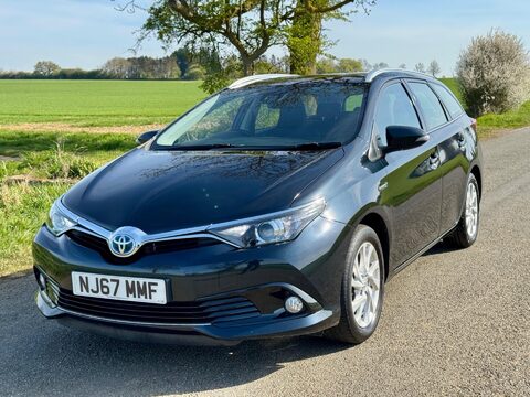 Toyota Auris 1.8 VVT-h Business Edition Touring Sports CVT Euro 6 (s/s) 5dr (Safety Sens 6
