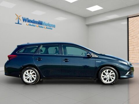 Toyota Auris 1.8 VVT-h Business Edition Touring Sports CVT Euro 6 (s/s) 5dr (Safety Sens 3