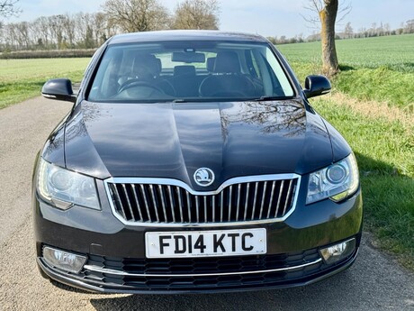 Skoda Superb 2.0 TDI Elegance DSG Euro 5 (s/s) 5dr