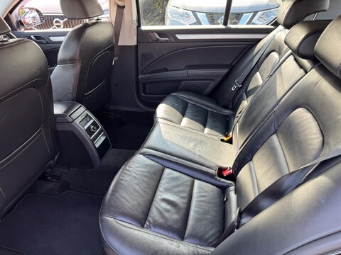 Skoda Superb 2.0 TDI Elegance DSG Euro 5 (s/s) 5dr 35